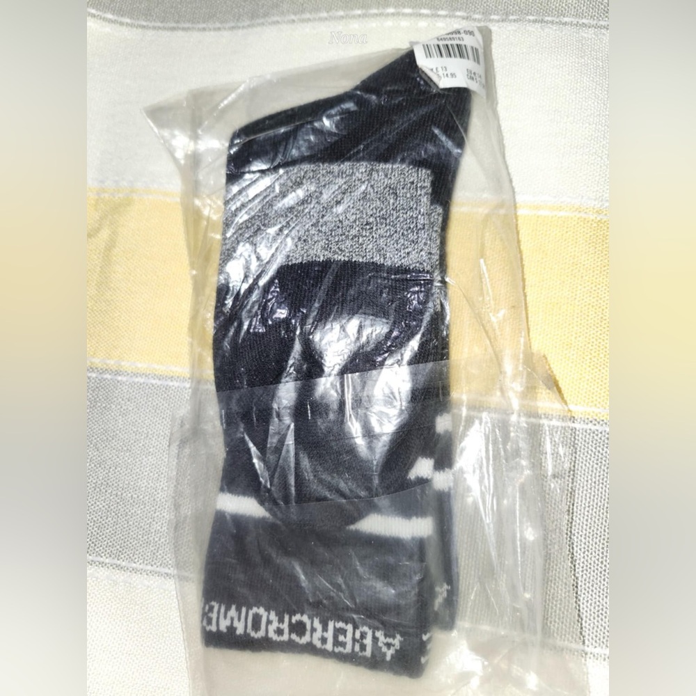 Abercrombie Kids Socks L/XL - Picture 3 of 3